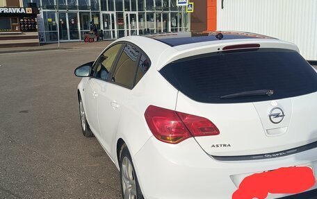 Opel Astra J, 2011 год, 600 000 рублей, 2 фотография