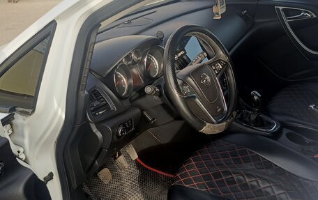 Opel Astra J, 2011 год, 600 000 рублей, 4 фотография