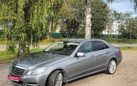 Mercedes-Benz E-Класс, 2012 год, 1 800 000 рублей, 3 фотография