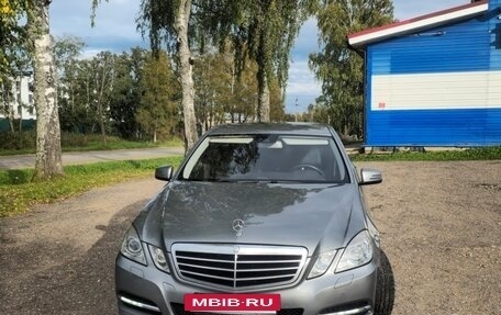 Mercedes-Benz E-Класс, 2012 год, 1 800 000 рублей, 2 фотография