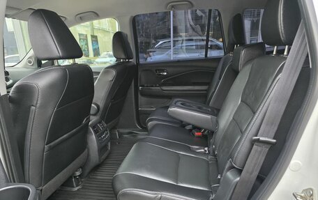 Honda Pilot III рестайлинг, 2019 год, 3 470 000 рублей, 13 фотография