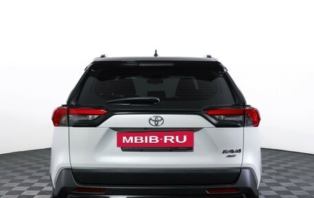 Toyota RAV4, 2022 год, 3 590 000 рублей, 6 фотография