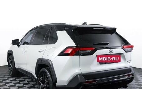 Toyota RAV4, 2022 год, 3 590 000 рублей, 7 фотография