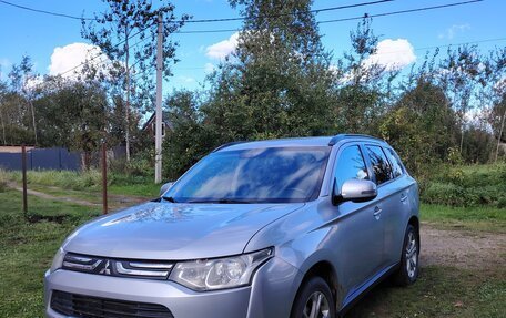 Mitsubishi Outlander III рестайлинг 3, 2012 год, 1 300 000 рублей, 2 фотография