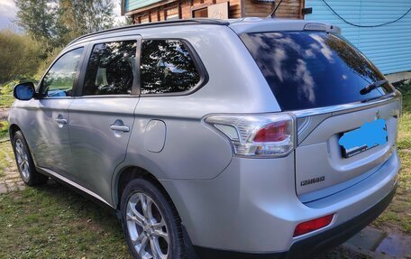 Mitsubishi Outlander III рестайлинг 3, 2012 год, 1 300 000 рублей, 4 фотография