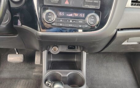 Mitsubishi Outlander III рестайлинг 3, 2012 год, 1 300 000 рублей, 12 фотография