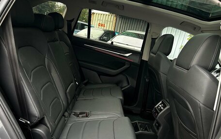 Skoda Kodiaq, 2025 год, 5 699 900 рублей, 15 фотография