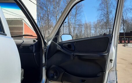 Chevrolet Niva I рестайлинг, 2010 год, 530 000 рублей, 10 фотография