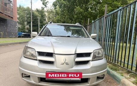 Mitsubishi Outlander III рестайлинг 3, 2004 год, 350 000 рублей, 2 фотография