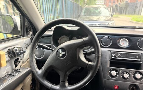 Mitsubishi Outlander III рестайлинг 3, 2004 год, 350 000 рублей, 9 фотография
