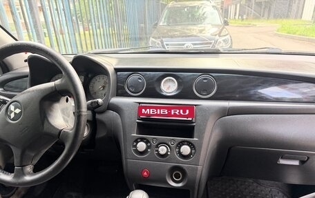 Mitsubishi Outlander III рестайлинг 3, 2004 год, 350 000 рублей, 7 фотография