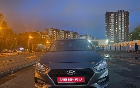 Hyundai Solaris II рестайлинг, 2017 год, 899 999 рублей, 1 фотография
