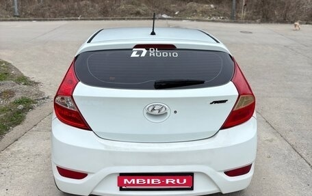 Hyundai Solaris II рестайлинг, 2011 год, 650 000 рублей, 6 фотография