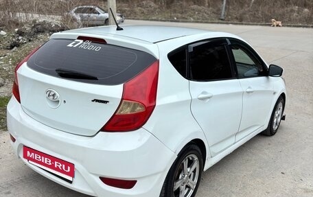 Hyundai Solaris II рестайлинг, 2011 год, 650 000 рублей, 5 фотография