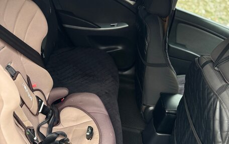Hyundai Solaris II рестайлинг, 2011 год, 650 000 рублей, 16 фотография