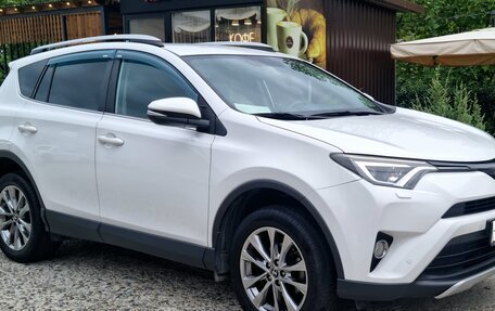 Toyota RAV4, 2018 год, 2 900 000 рублей, 2 фотография