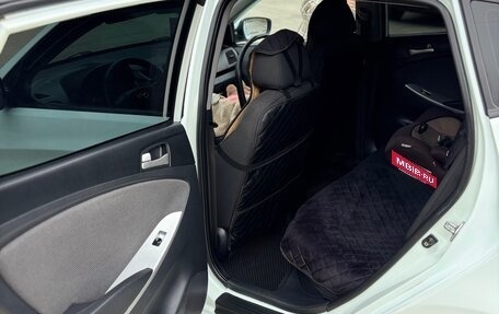 Hyundai Solaris II рестайлинг, 2011 год, 650 000 рублей, 19 фотография