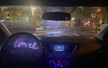 Hyundai Solaris II рестайлинг, 2017 год, 899 999 рублей, 10 фотография