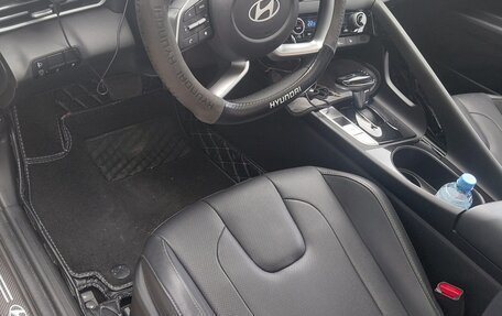 Hyundai Elantra, 2023 год, 1 650 000 рублей, 6 фотография