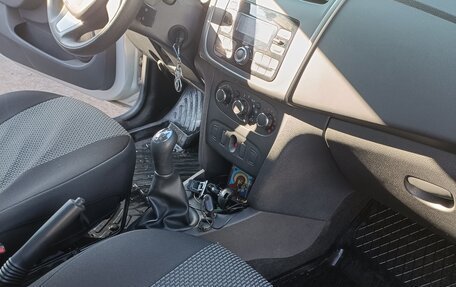 Renault Logan II, 2017 год, 1 150 000 рублей, 16 фотография