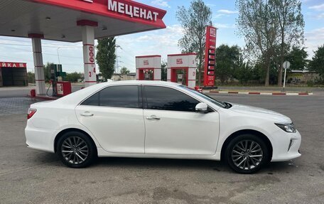 Toyota Camry, 2017 год, 1 980 000 рублей, 2 фотография
