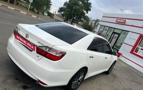 Toyota Camry, 2017 год, 1 980 000 рублей, 3 фотография