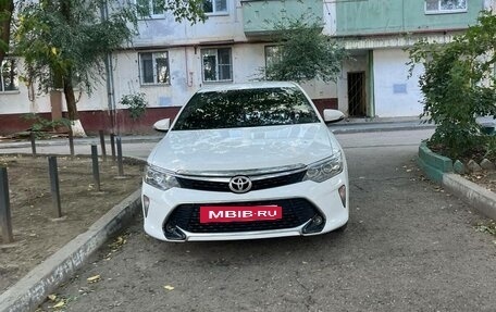 Toyota Camry, 2017 год, 1 980 000 рублей, 6 фотография