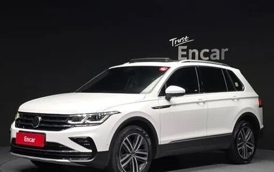 Volkswagen Tiguan II, 2022 год, 3 700 000 рублей, 1 фотография