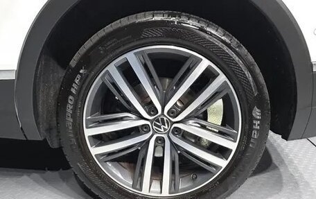 Volkswagen Tiguan II, 2022 год, 3 700 000 рублей, 6 фотография