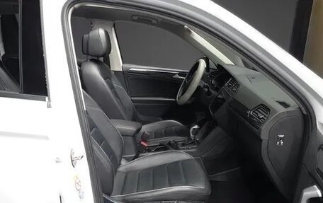 Volkswagen Tiguan II, 2022 год, 3 700 000 рублей, 15 фотография