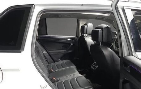 Volkswagen Tiguan II, 2022 год, 3 700 000 рублей, 16 фотография
