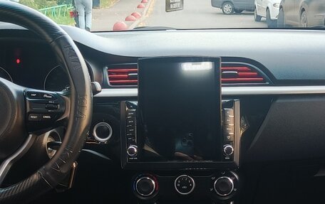 KIA Rio IV, 2018 год, 1 350 000 рублей, 4 фотография