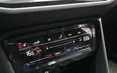 Volkswagen Tiguan II, 2022 год, 3 700 000 рублей, 28 фотография