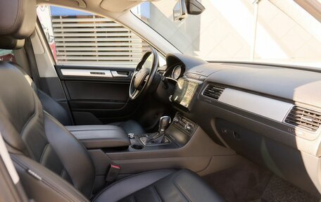 Volkswagen Touareg III, 2014 год, 1 998 000 рублей, 6 фотография