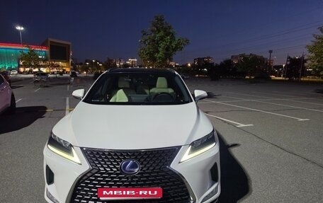 Lexus RX IV рестайлинг, 2020 год, 4 700 000 рублей, 3 фотография