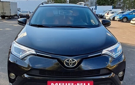 Toyota RAV4, 2017 год, 2 200 000 рублей, 8 фотография