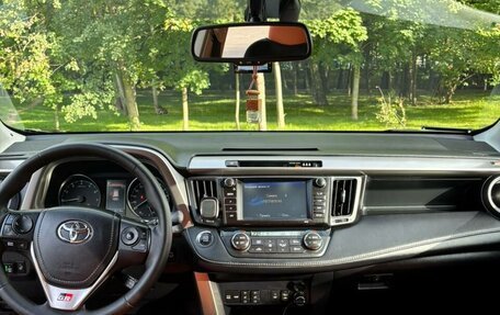 Toyota RAV4, 2017 год, 2 200 000 рублей, 16 фотография