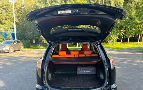 Toyota RAV4, 2017 год, 2 200 000 рублей, 14 фотография