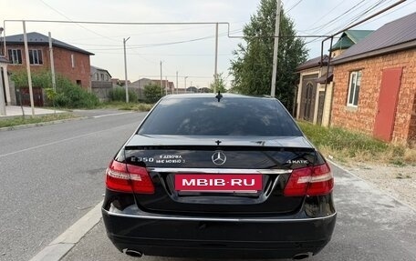 Mercedes-Benz E-Класс, 2011 год, 1 300 000 рублей, 2 фотография