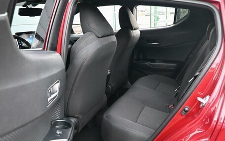 Toyota C-HR I рестайлинг, 2019 год, 2 329 000 рублей, 11 фотография