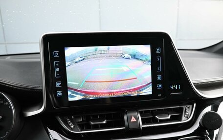 Toyota C-HR I рестайлинг, 2019 год, 2 329 000 рублей, 22 фотография