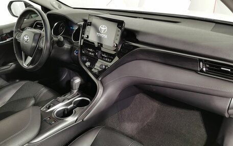 Toyota Camry, 2021 год, 3 215 000 рублей, 12 фотография