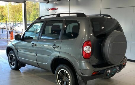 Chevrolet Niva I рестайлинг, 2019 год, 917 000 рублей, 4 фотография