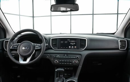 KIA Sportage IV рестайлинг, 2020 год, 2 390 000 рублей, 7 фотография