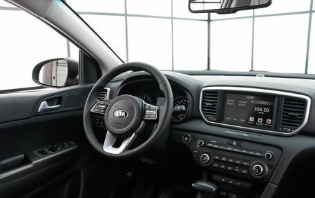 KIA Sportage IV рестайлинг, 2020 год, 2 390 000 рублей, 12 фотография