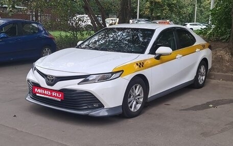 Toyota Camry, 2018 год, 1 440 000 рублей, 4 фотография