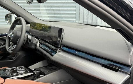 BMW 5 серия, 2025 год, 9 790 000 рублей, 19 фотография