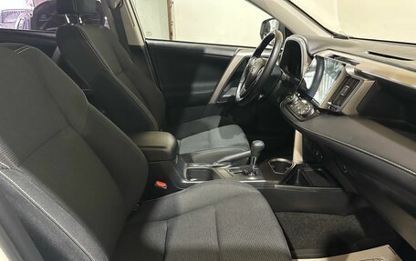 Toyota RAV4, 2019 год, 2 350 000 рублей, 15 фотография