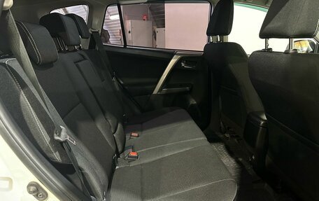 Toyota RAV4, 2019 год, 2 350 000 рублей, 16 фотография