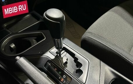 Toyota RAV4, 2019 год, 2 350 000 рублей, 26 фотография